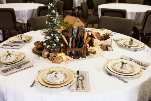 2-christmas-wood-tablescape-1658